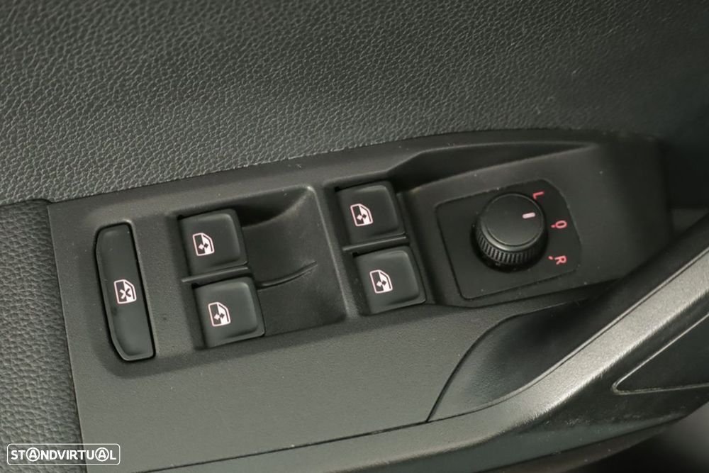 SEAT Arona 1.0 TSI Style DSG - 32