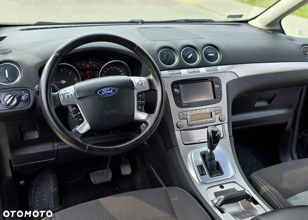 Ford Galaxy - 19