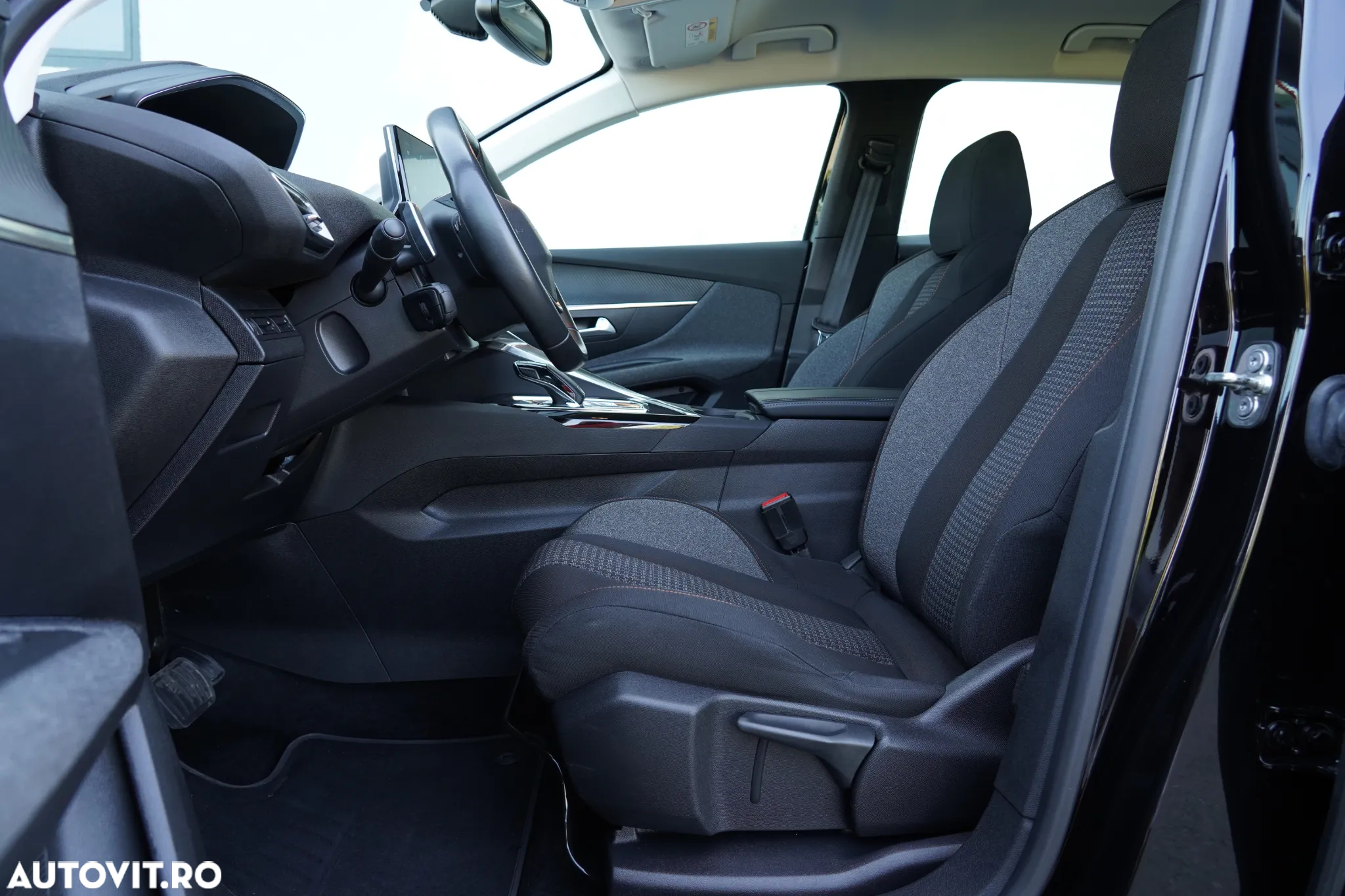 Peugeot 3008 1.5 BlueHDI 130 EAT8 Active Pack - 16
