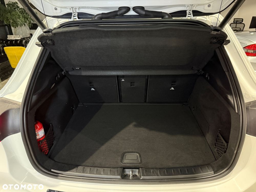 Mercedes-Benz GLA 200 d AMG Line - 29