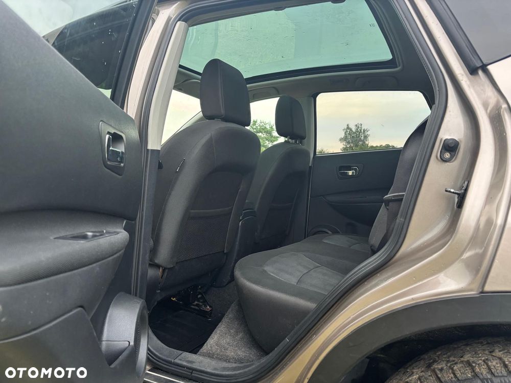 Nissan Qashqai 2.0 4x4 Lounge CVT - 9