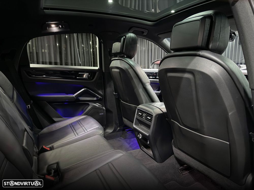 Porsche Cayenne Coupé E-Hybrid - 48