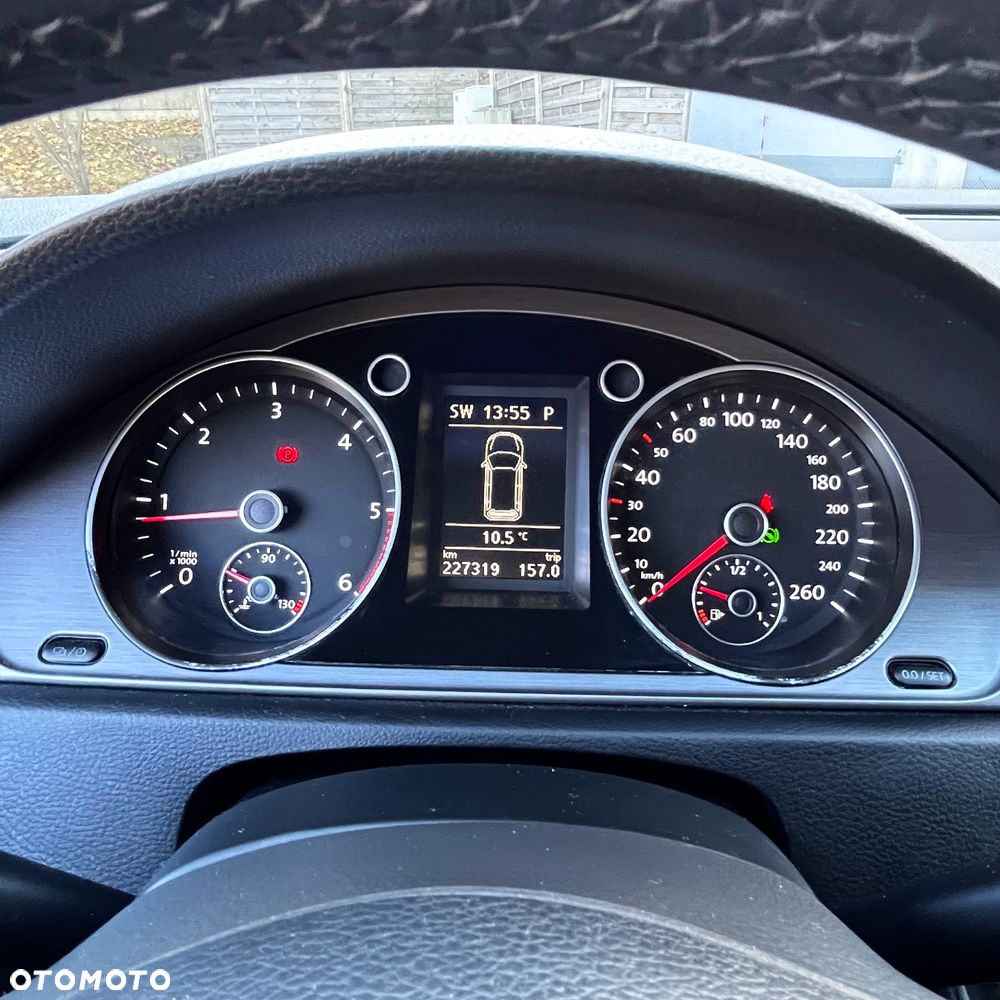 Volkswagen Passat Variant 2.0 TDI DPF DSG Highline - 27