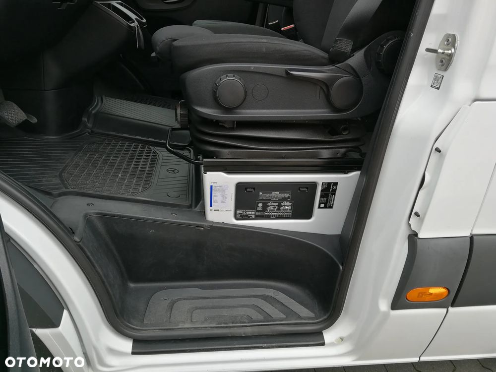 Mercedes-Benz Sprinter 319 - 17