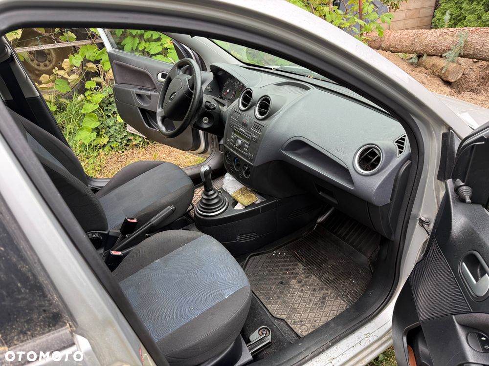 Ford Fiesta 1.4 TDCI - 8
