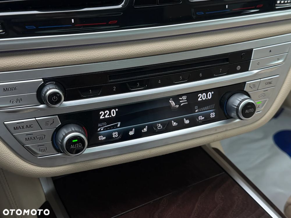 BMW Seria 7 740d xDrive mHEV sport - 22