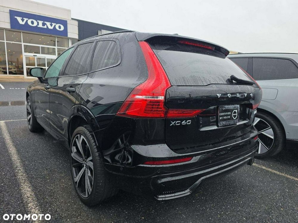 Volvo XC 40 B5 B AWD Ultimate Dark - 4