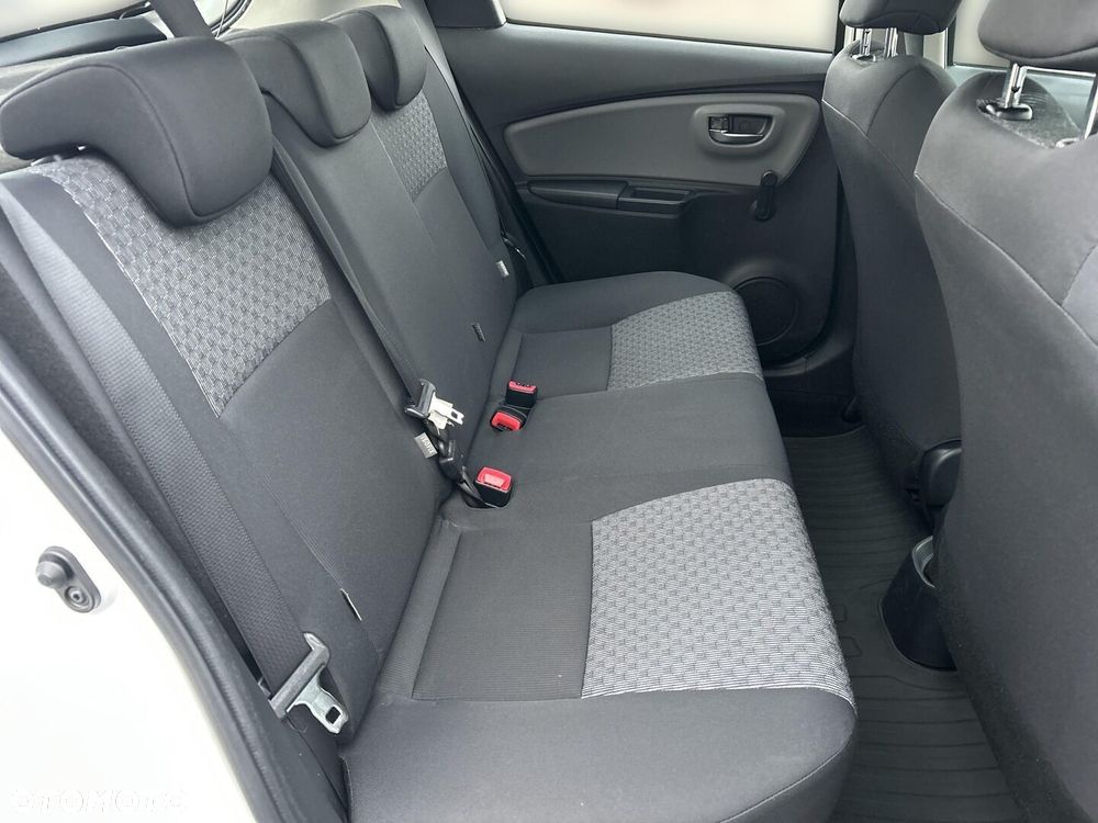 Toyota Yaris - 24