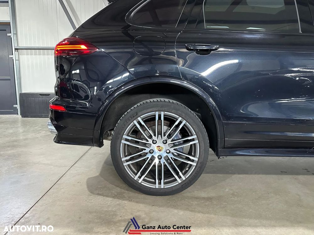 Porsche Cayenne Platinum Edition - 31