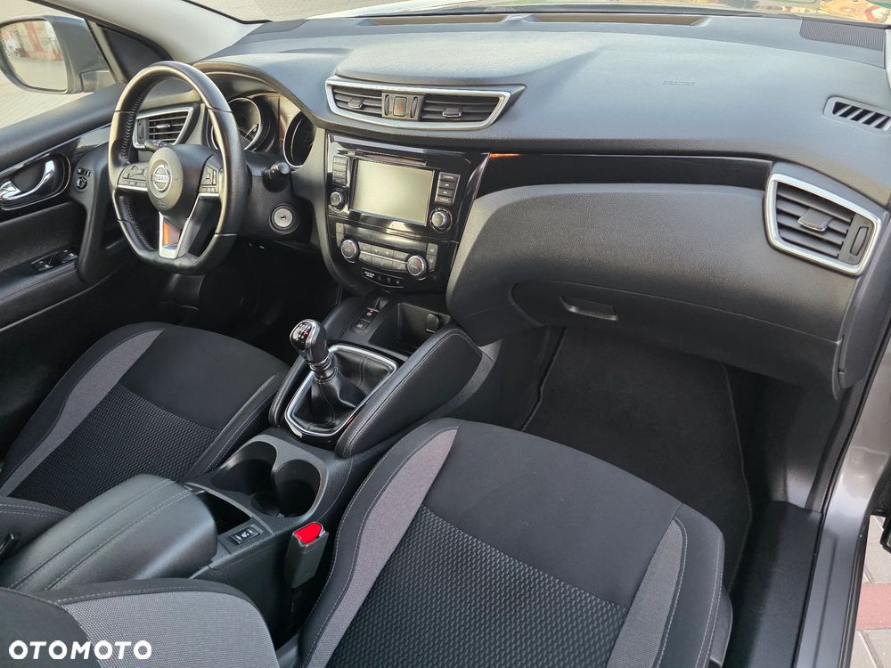 Nissan Qashqai 1.3 DIG-T AKARI - 24