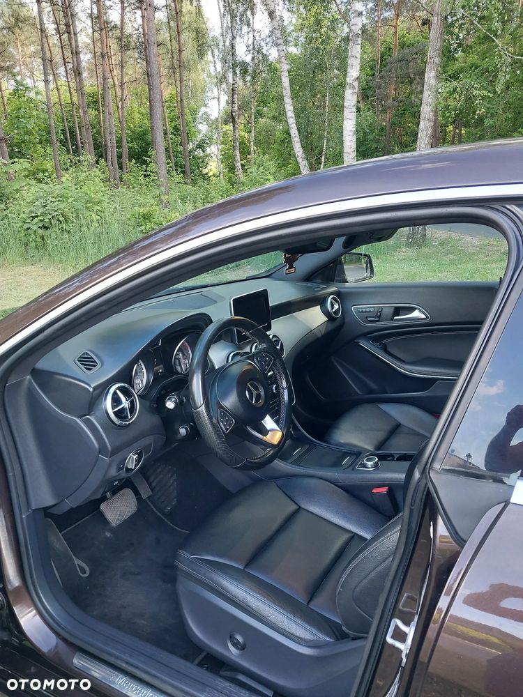 Mercedes-Benz CLA 250 7G-DCT StreetStyle - 7
