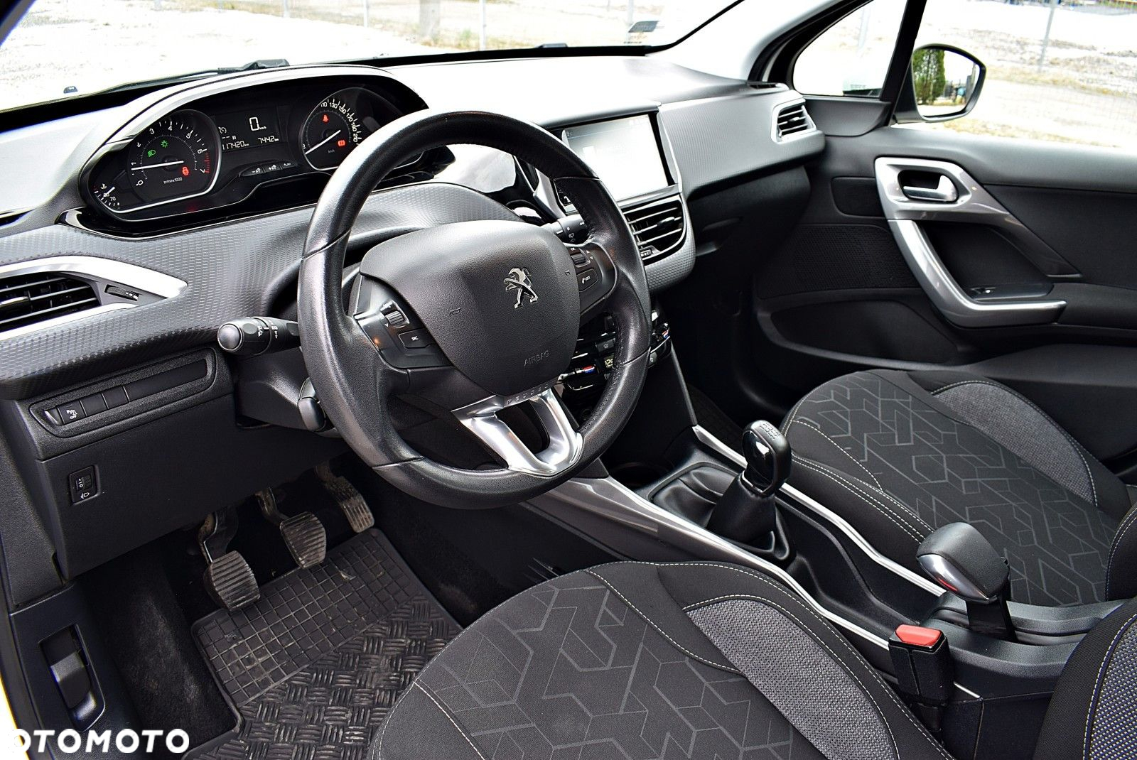 Peugeot 2008 - 10