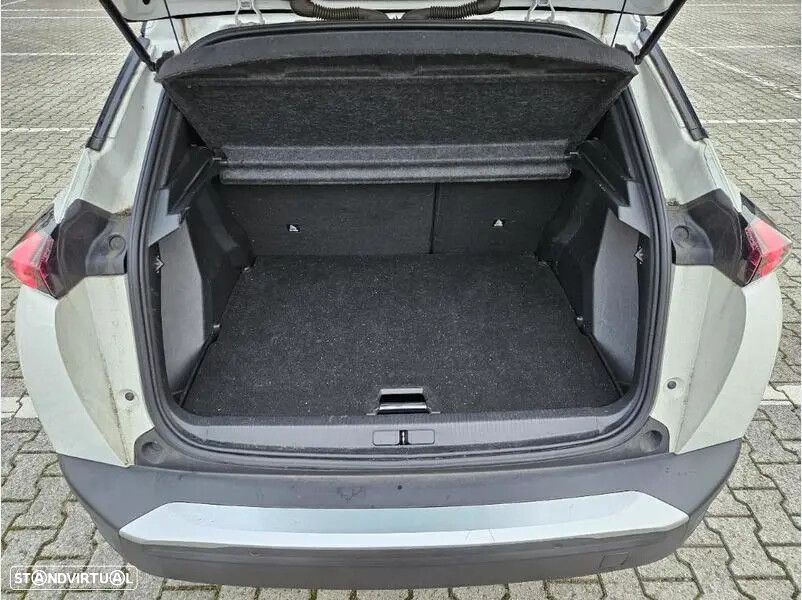 Peugeot e-2008 50 kWh GT - 15