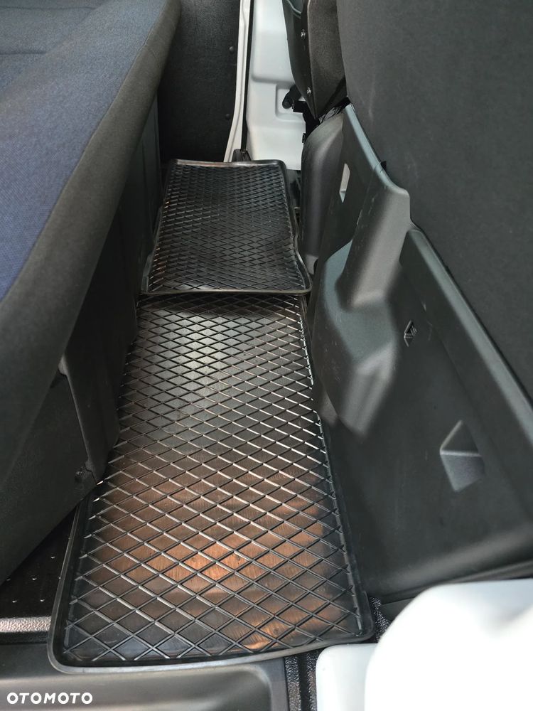 Iveco DAILY 50C18 / 35C18 DOKA SKRZYNIA DŁUGA3,81cm + SKRZYNIA NA NARZĘDZIA DEMONTOWANA HAK 3500Kg TEMPOMAT KLIMA 31 Tyś km SERWIS DO OSTATNIEGO Km ASO IVECO NA GWARANCJI - 40