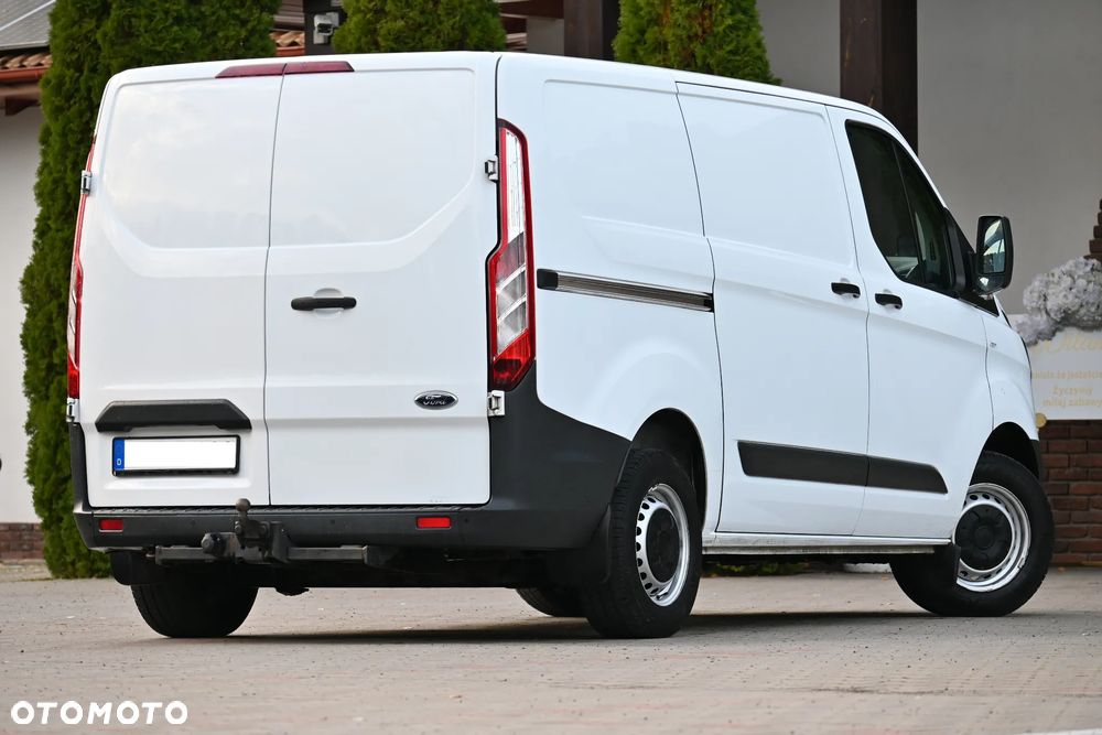 Ford TRANSIT CUSTOM - 17