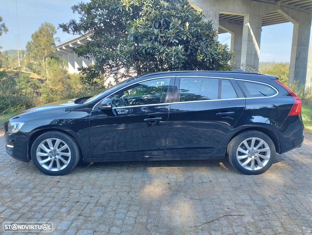 Volvo V60 2.0 D4 Momentum Eco Geartronic - 4