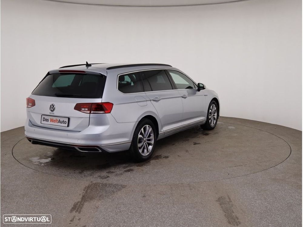 VW Passat Variant - 9