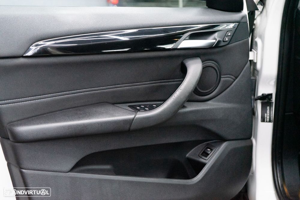 BMW X1 18 d sDrive Line Sport - 18