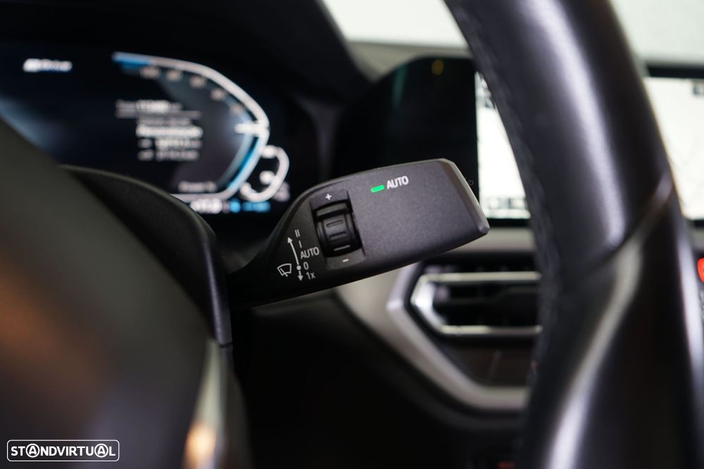 BMW 330 e Aut. Sport Line - 24