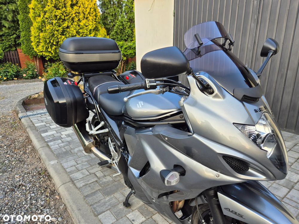 Suzuki GSX - 4