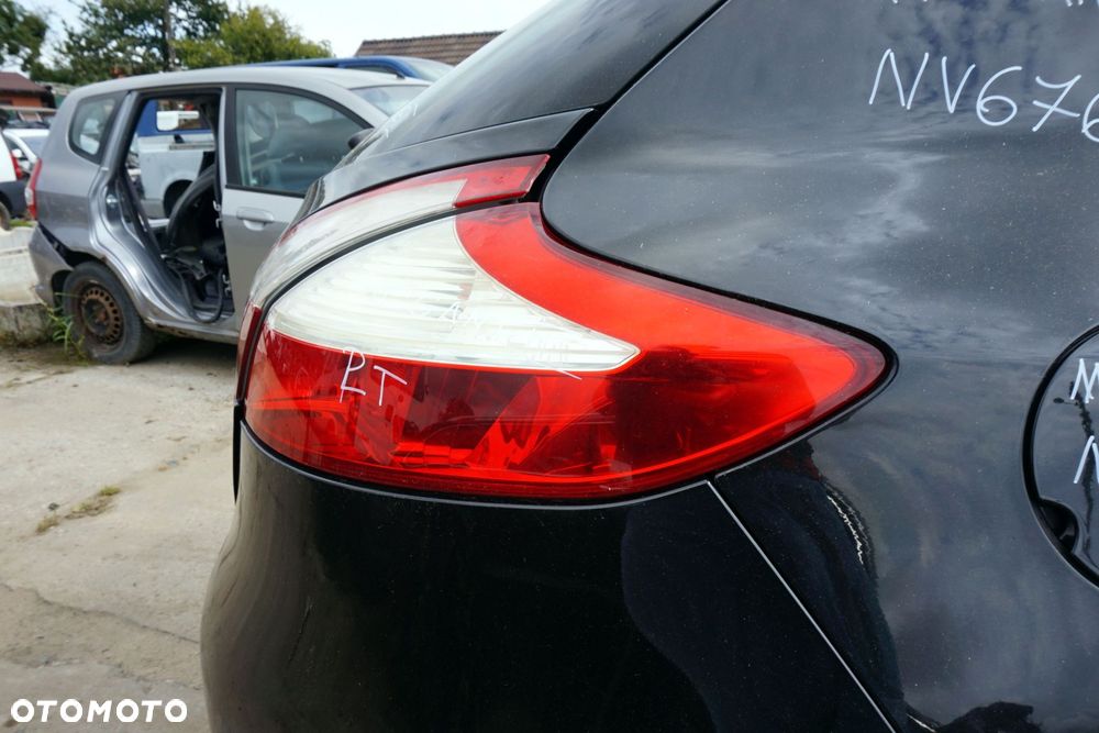 LAMPA TYLNA PRAWA MEGANE III PH1 5D HB 265500007R RENAULT 2008-2010 - 3