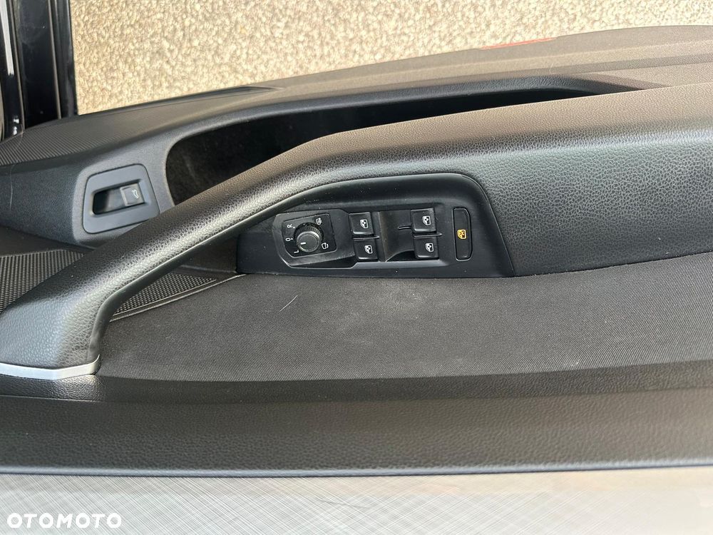 Volkswagen Passat Variant 2.0 TDI EVO Elegance DSG - 19