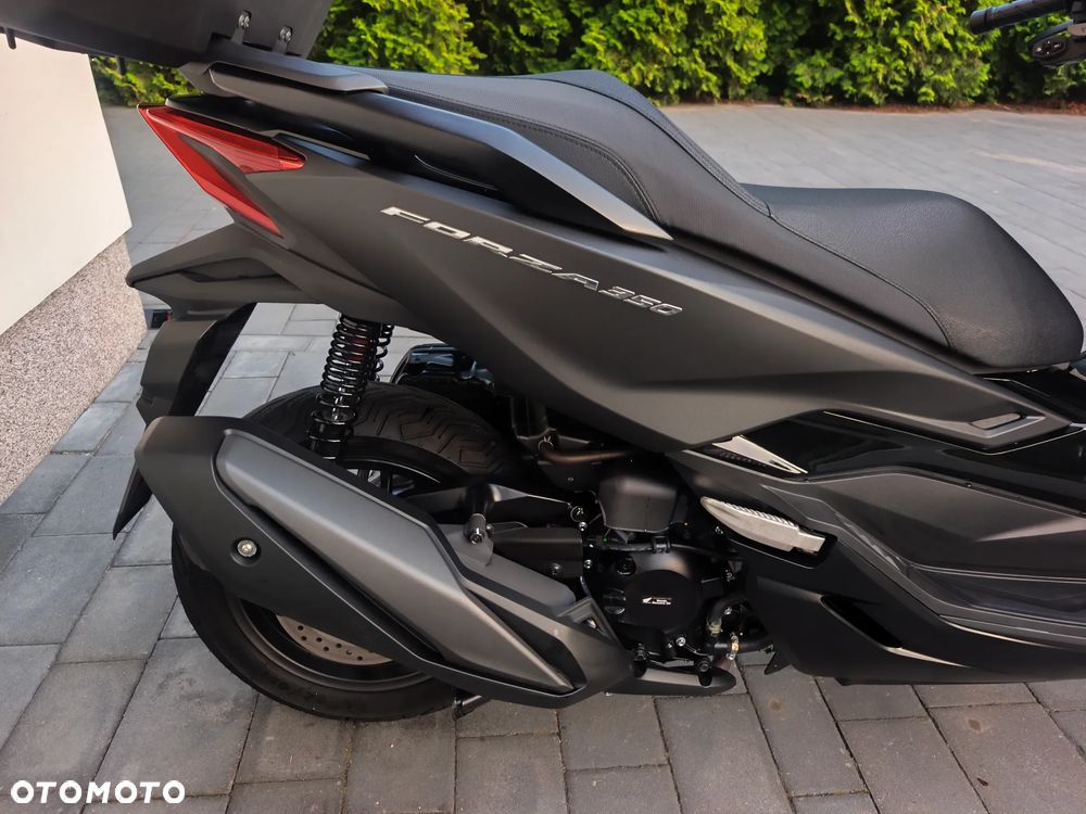 Honda NSS - 17