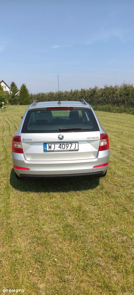 Skoda Octavia 1.6 TDI (Green tec) DSG Ambition - 9