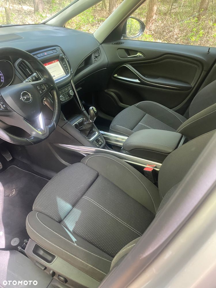 Opel Zafira 2.0 D (CDTI ecoFLEX) Start/Stop Active - 16