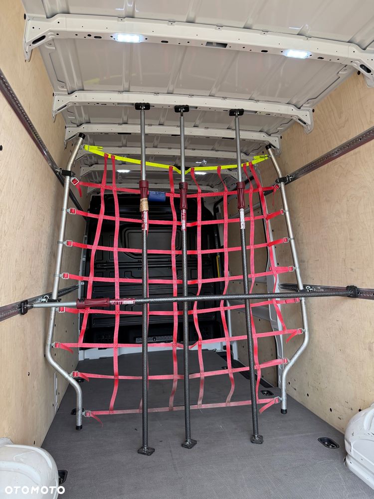 Volkswagen Crafter - 31