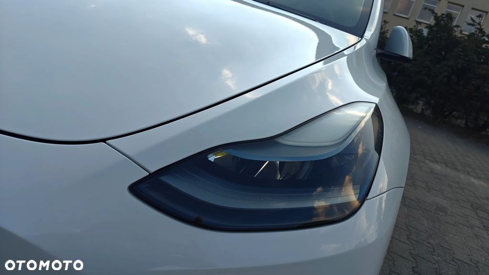 Tesla Model Y Long Range Dual Motor AWD - 14