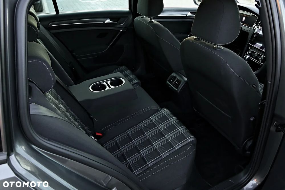 Volkswagen Golf GTD 2.0 TDI SCR DSG - 34
