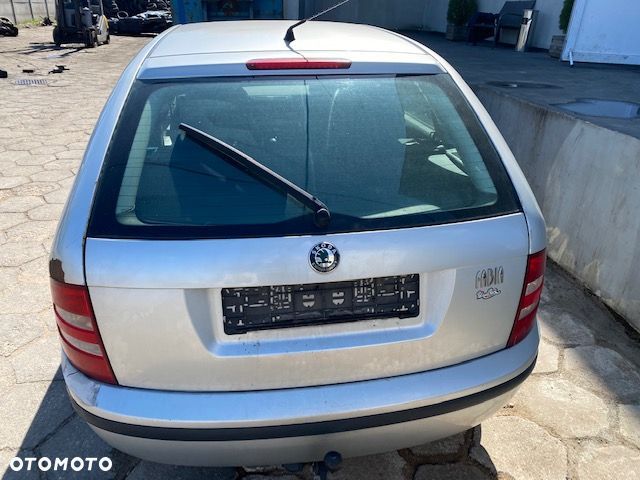 Fabia Kombi 1.4 16v BBY czesci maska zderzak lampa klapa - 3