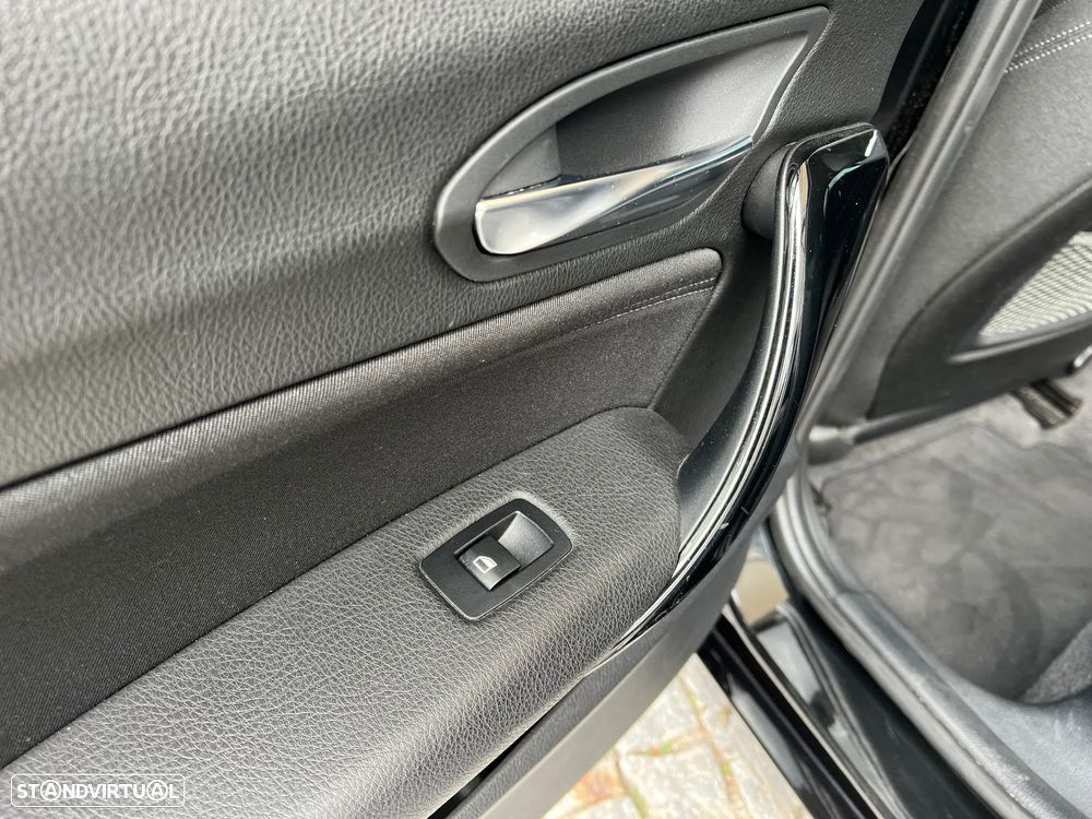 BMW 116 d EDynamics Line Sport - 31