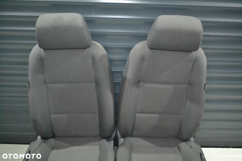 VW TOURAN FOTEL FOTELE PRZÓD PRZEDNIE EUROPA  POMORSKIE - 2