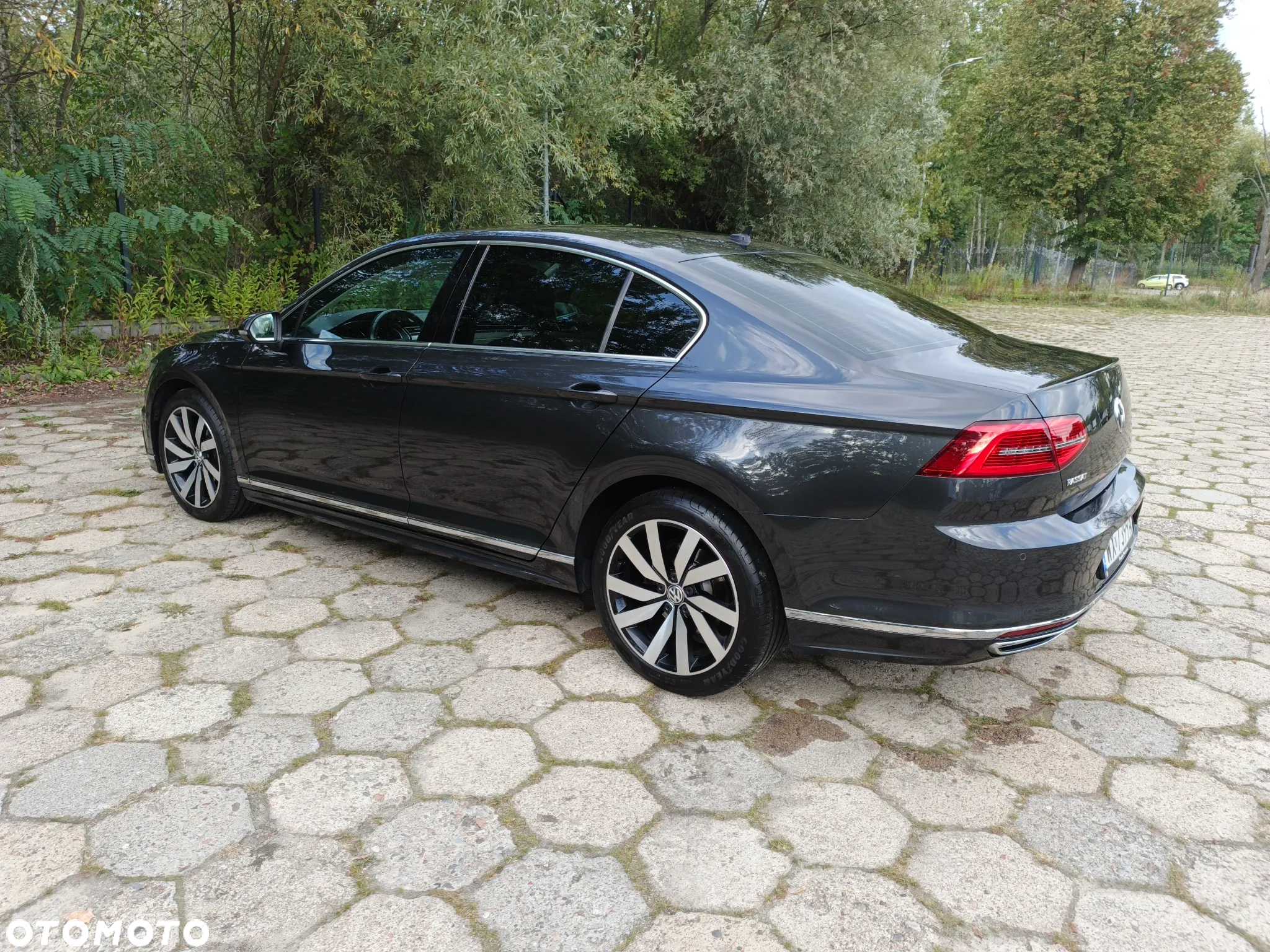Volkswagen Passat 2.0 TDI BMT Highline - 13