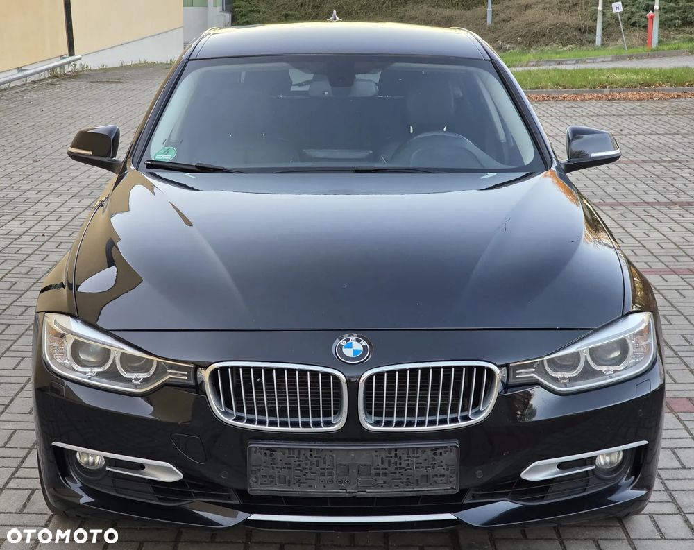 BMW Seria 3 330d Sport-Aut Blue Performance Modern Line - 2