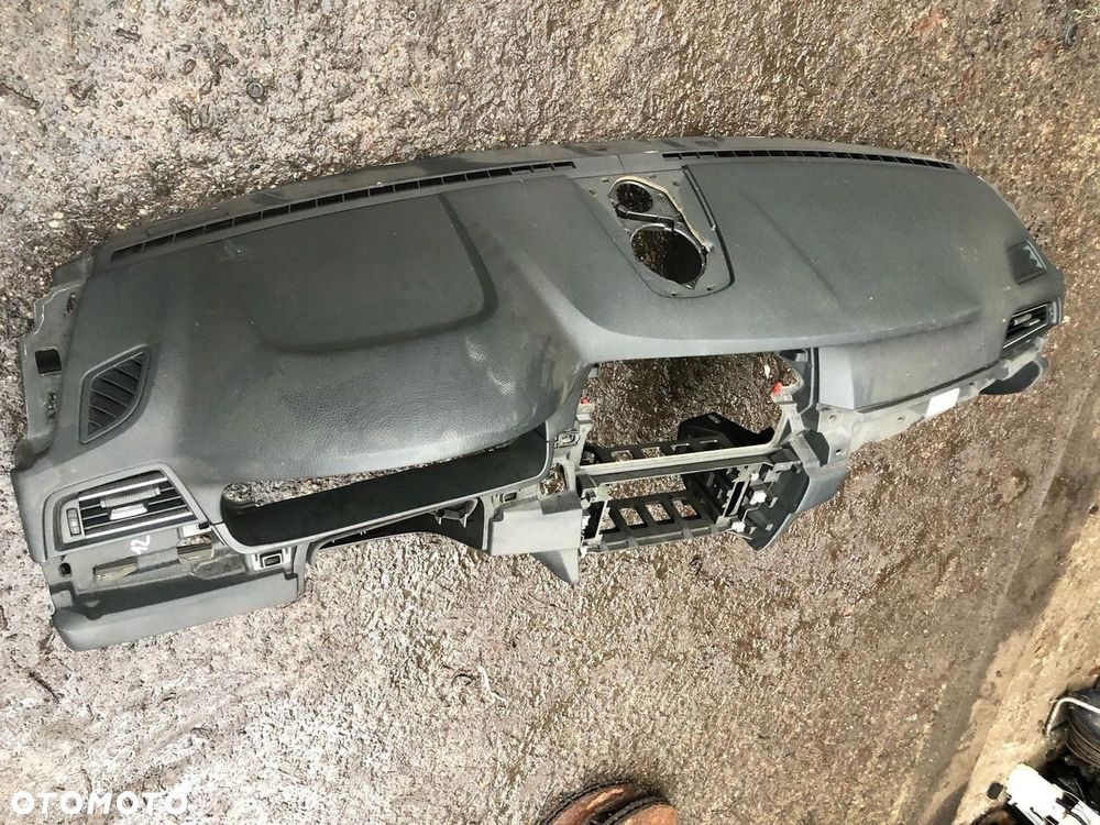 BMW 5 F10 F11 DESKA KONSOLA CZARNA IGŁA - 3