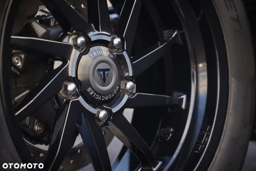 Triumph Rocket - 32