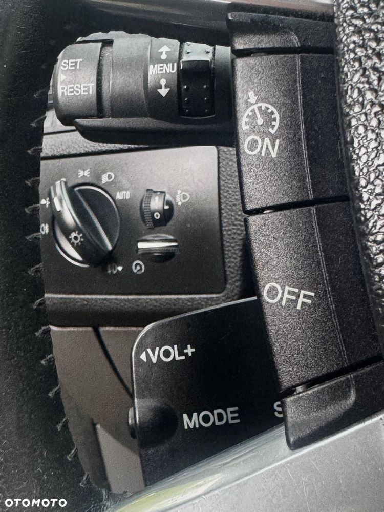 Ford Kuga - 11