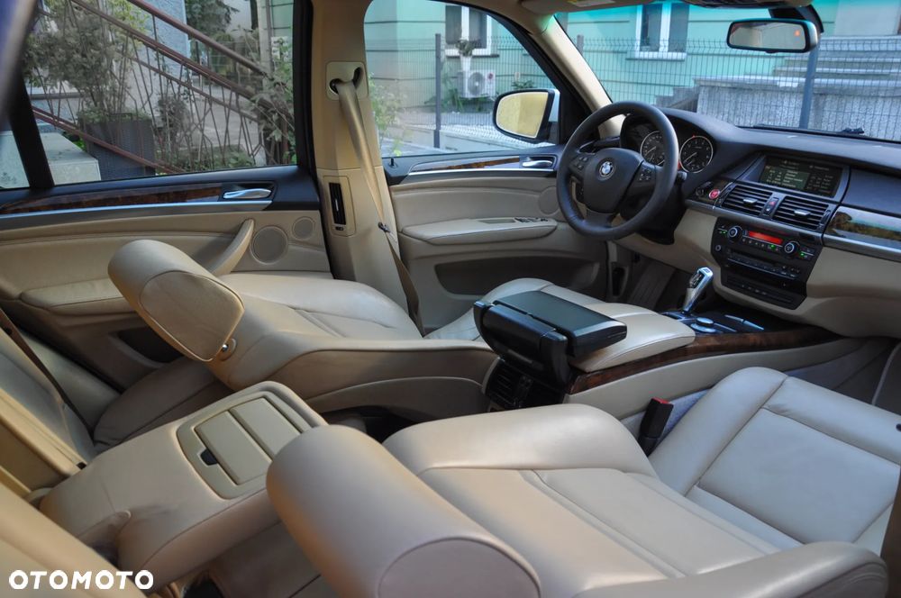 BMW X5 3.0si - 10