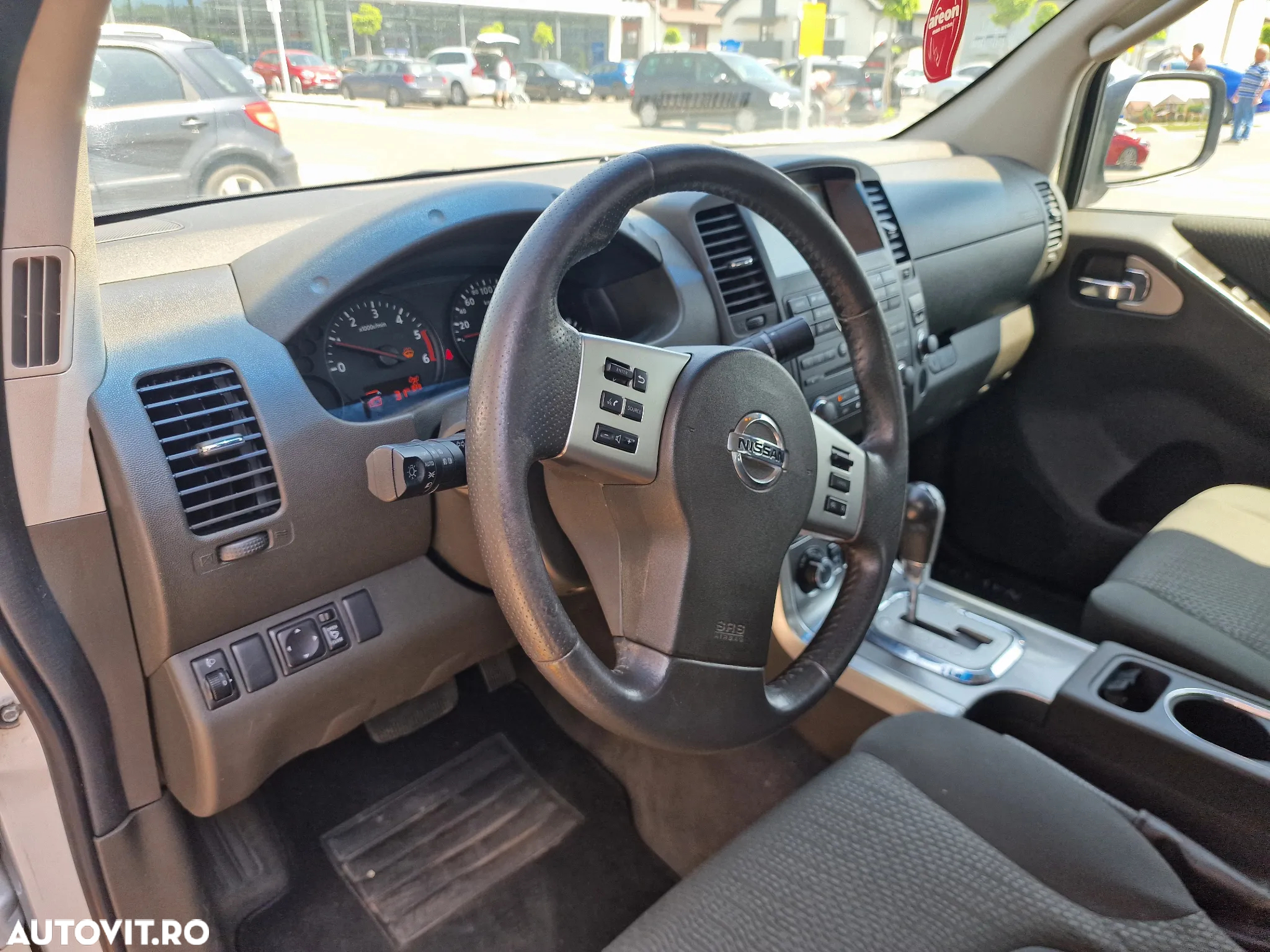 Nissan Navara 2.5 dCi DPF 4X4 Double Cab LE Plus Aut. - 16