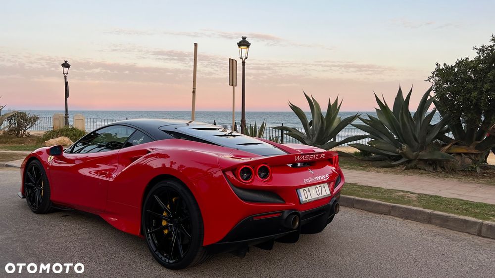 Ferrari F8 Tributo - 25