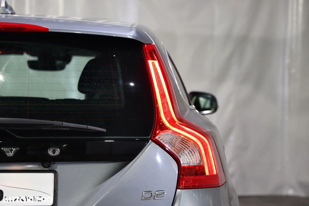 Volvo V60 D2 Basic - 34