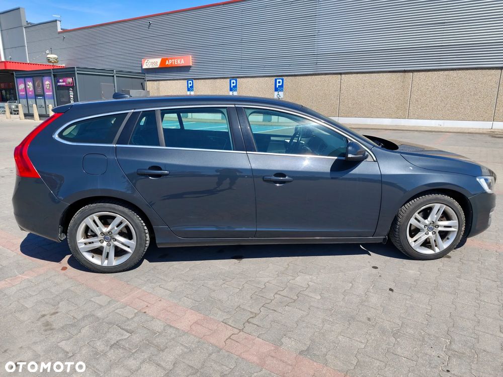 Volvo V60 D4 Drive-E Momentum - 8