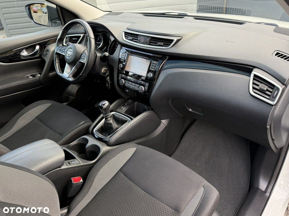 Nissan Qashqai 1.3 DIG-T Tekna EU6d - 28