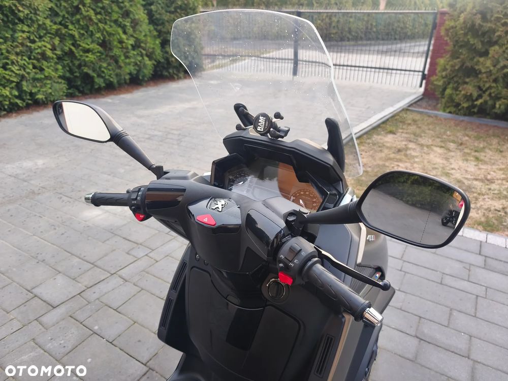 Peugeot Metropolis - 11