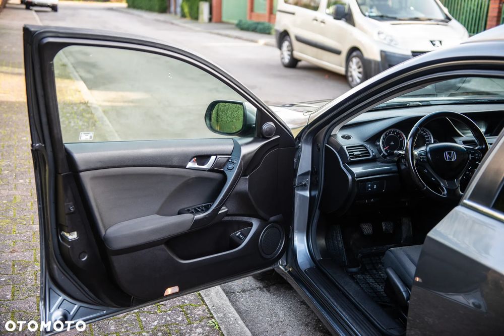 Honda Accord 2.0 Executive - 18