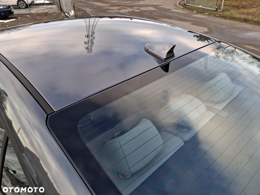 Hyundai Elantra 1.6 Comfort - 31