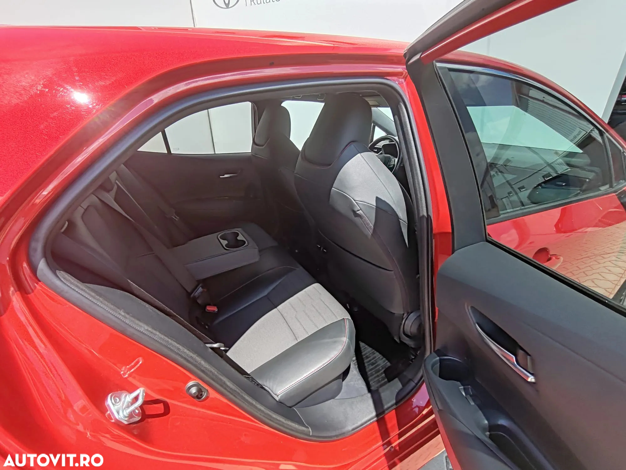 Toyota Corolla 1.8 HSD Exclusive GR Sport - 6